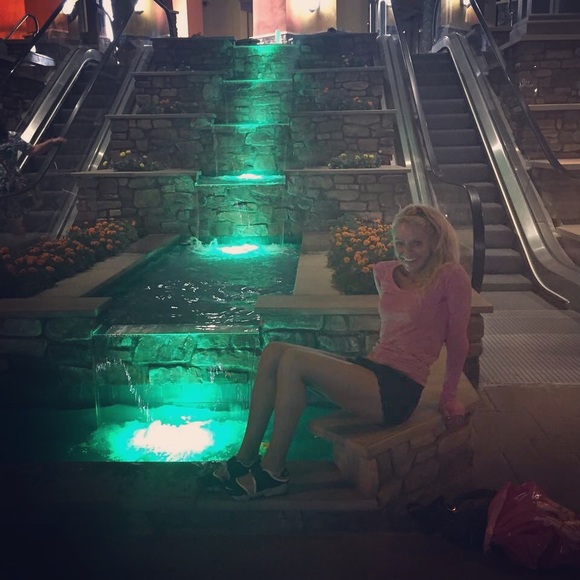 Meet your Posher, Lisa - Picture 9 of 12